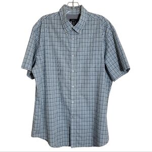 Van Heusen men's button down short sleeve plaid shirt size large
